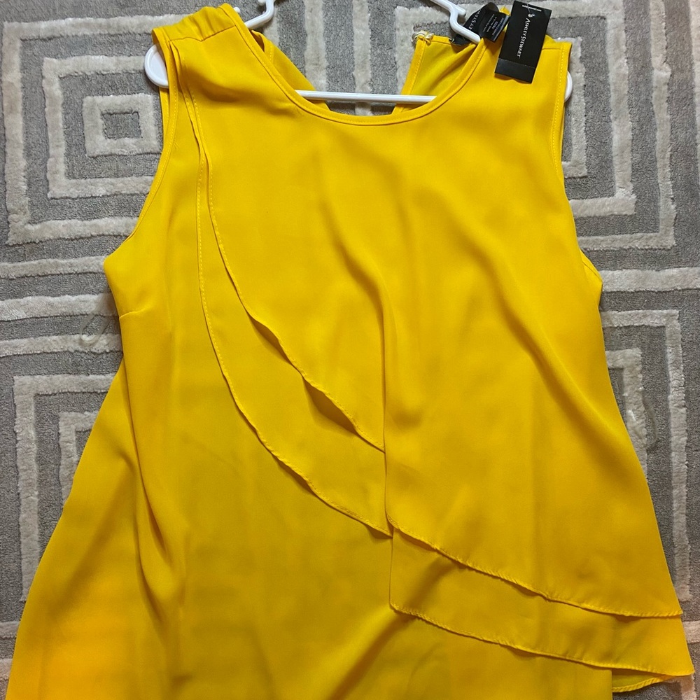 Women’s plus size 18/20 Ashley Stewarts yellow sleeveless blouse